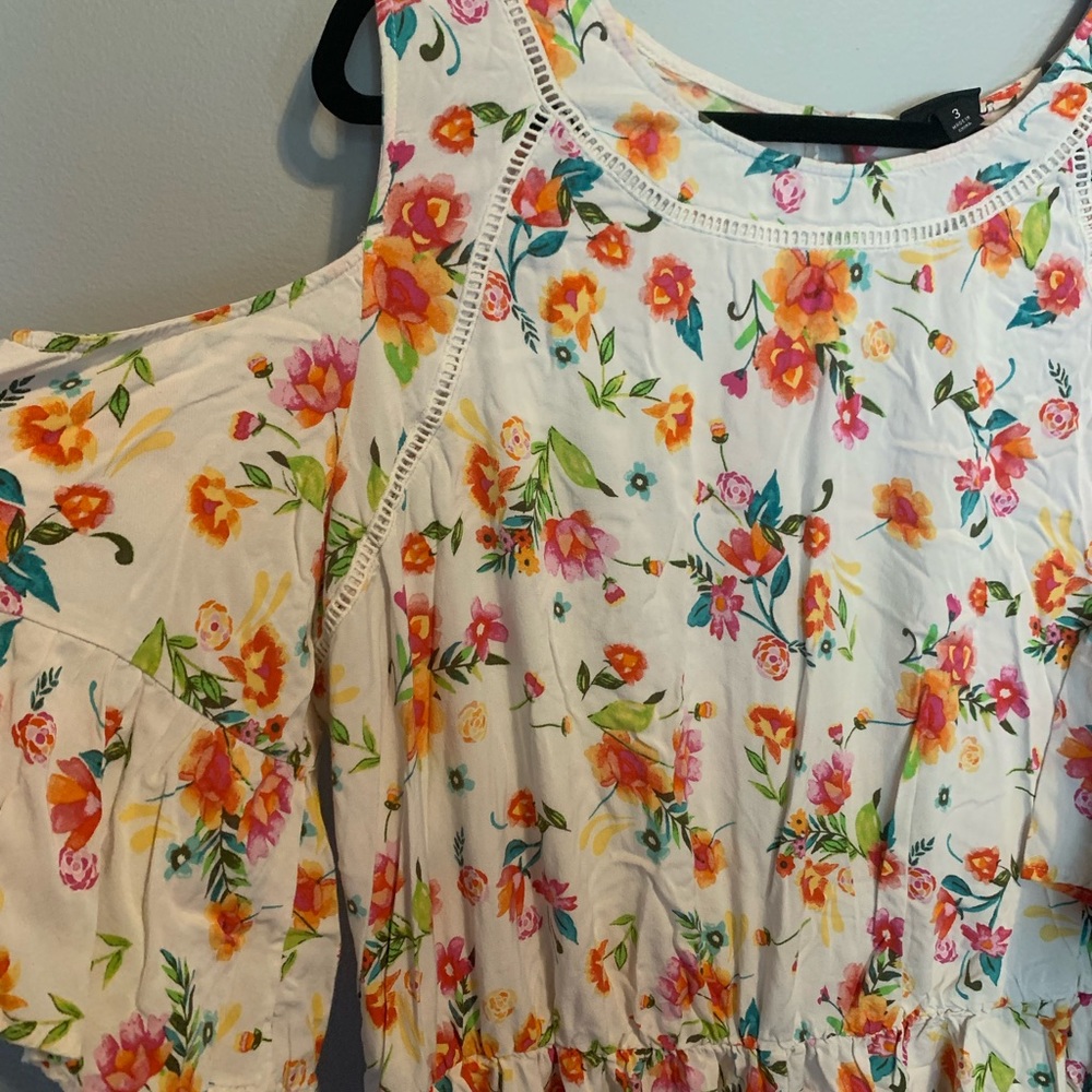 White floral romper w/ cold shoulder sleeves